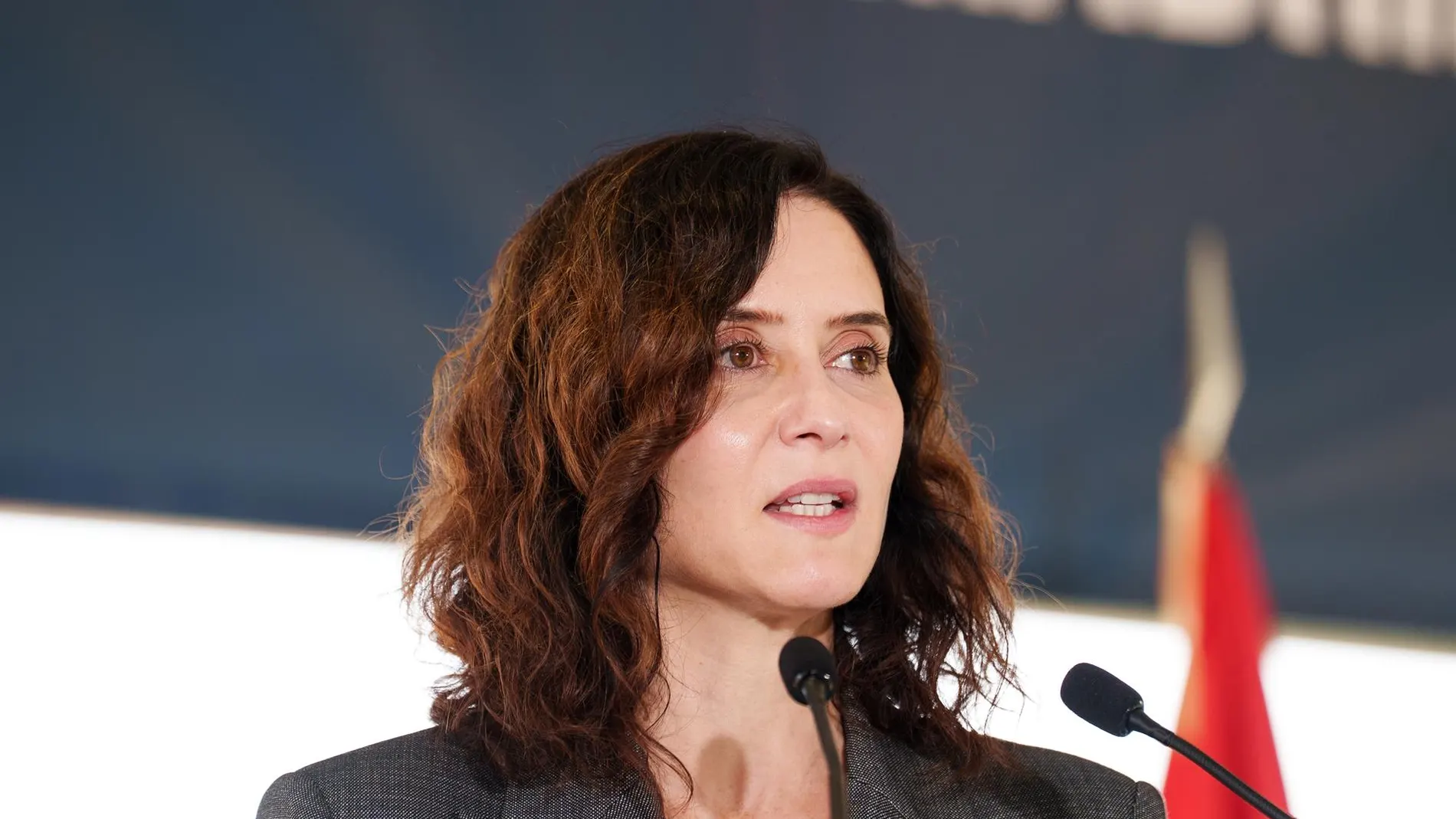 Ayuso dice que "solo un dictador" puede obligar a los médicos a "hacer lo que no quieren"