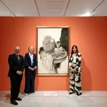 El director comercial de CaixaBank en Granada y Jaén, Amador Carmona, la presidenta de CajaGranada Fundación, María Elena Martín-Vivaldi, y la comisaria de la exposición 'Bodegón', María Toral, en su presentación en octubre