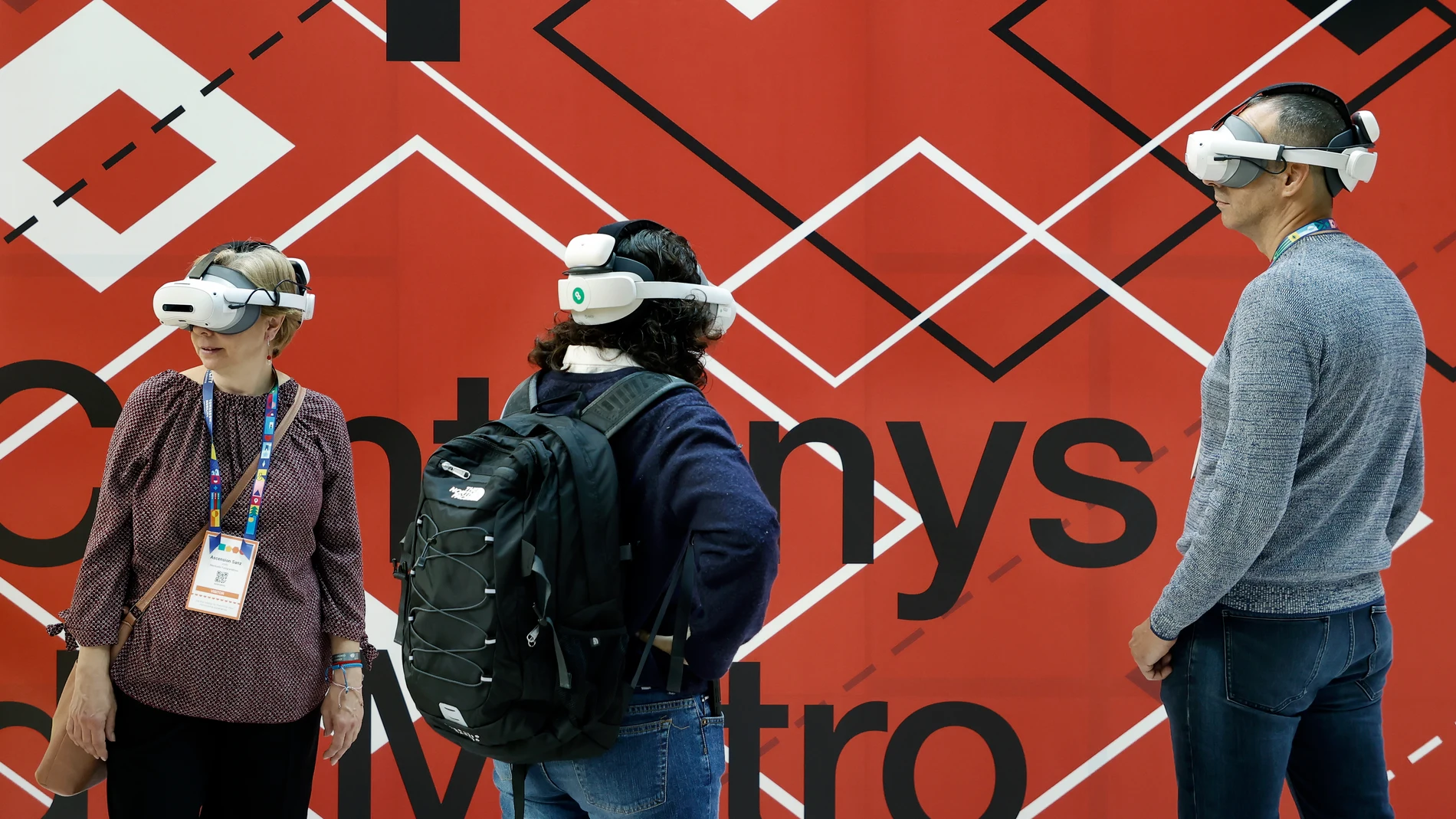 GRAFCAT4259. BARCELONA, 04/11/2025.- Aspecto del Smart City Expo World Congress (SCEWC), que ha comenzado este martes en Barcelona, donde prevé reunir a unos 25.000 visitantes y 1.100 expositores en su mayor edición hasta hora, centrada en el papel de la tecnología y la inteligencia artificial en el diseño de las ciudades y la movilidad. EFE/Andreu Dalmau