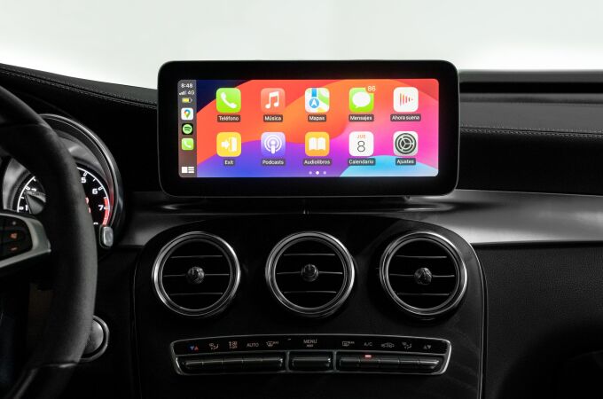 Ni taller ni instalación: este monitor añade CarPlay inalámbrico a tu coche por 40 euros