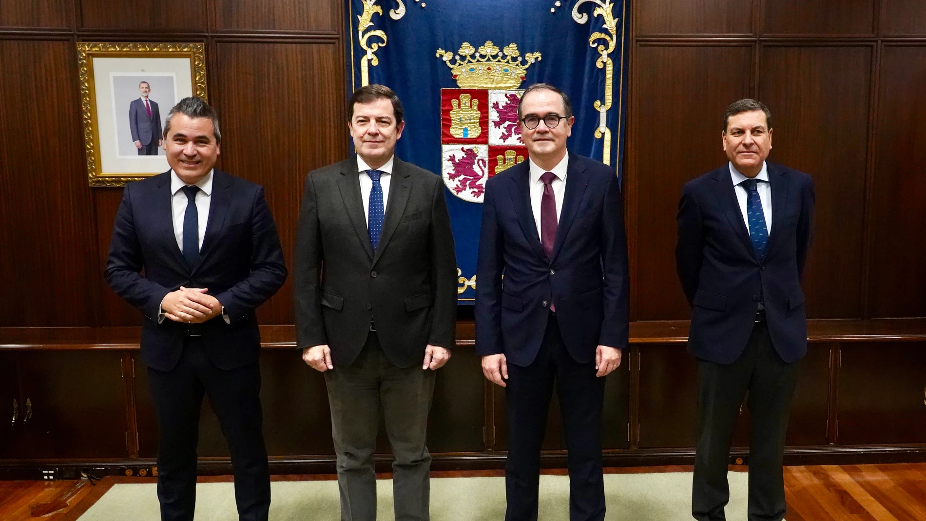 Fernández Mañueco junto a Francois Provost, Josep María Recasens y Carlos Fernández Carriedo