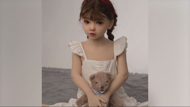 Así son las muñecas sexuales con apariencia infantil de Shein que han sido prohibidas en Francia 