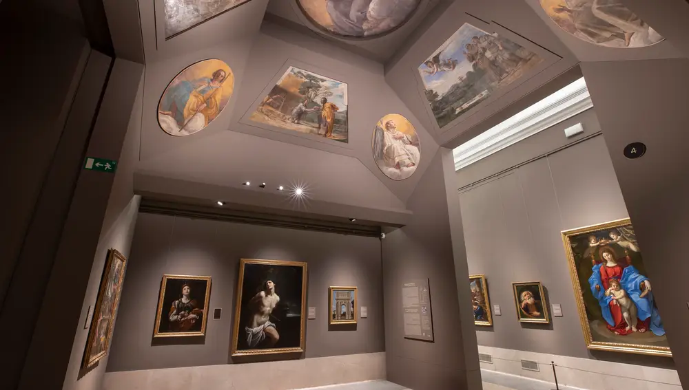 Su perspectiva desde abajo, acompañada de otras piezas coetáneas