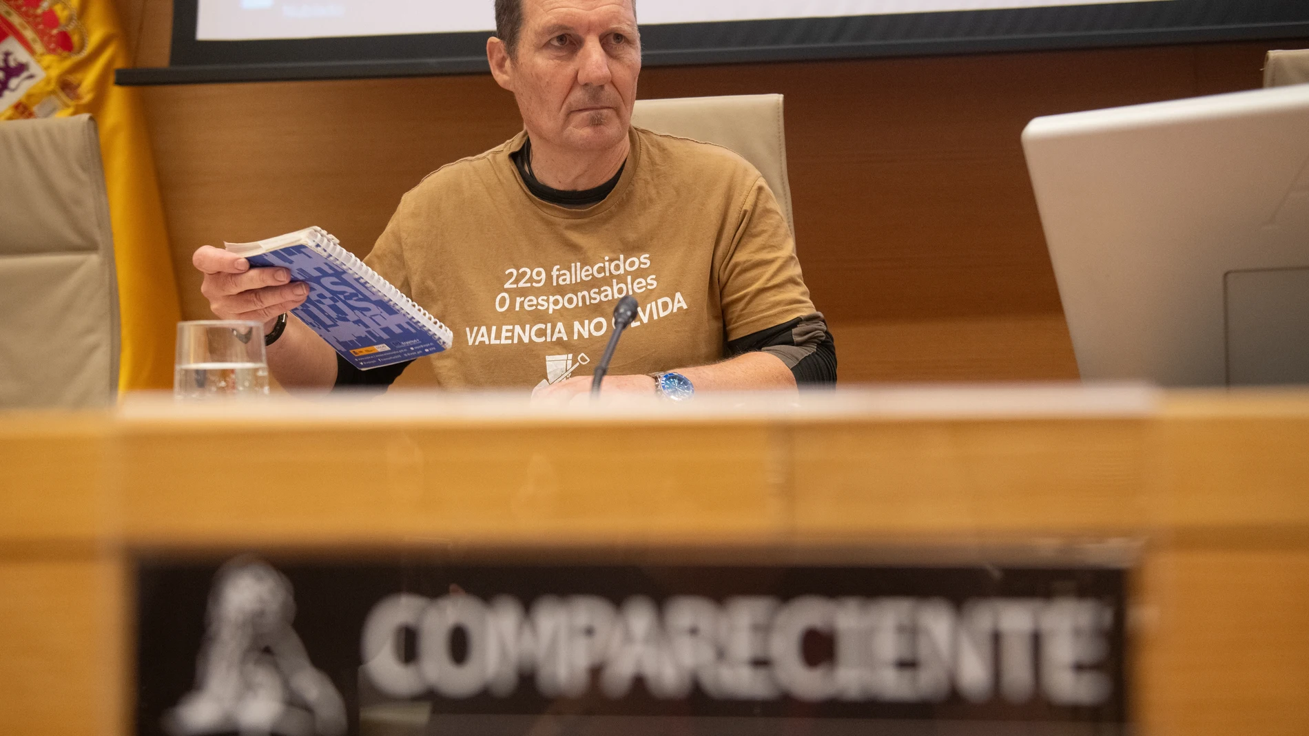 El presidente la Asociación Damnificados DANA Horta Sud Valencia, Manuel Cristian Lesaec Catalá, comparece ante la Comisión de Investigación de la dana, en el Congreso de los Diputados, a 5 de noviembre de 2025, en Madrid (España). Hoy continúan las intervenciones de las víctimas de la dana para dar su testimonio sobre la tragedia ante Comisión de Investigación sobre la gestión de la crisis derivada de la dana que tuvo lugar el 29 de octubre de 2024, así como para el estudio y propuesta de me...