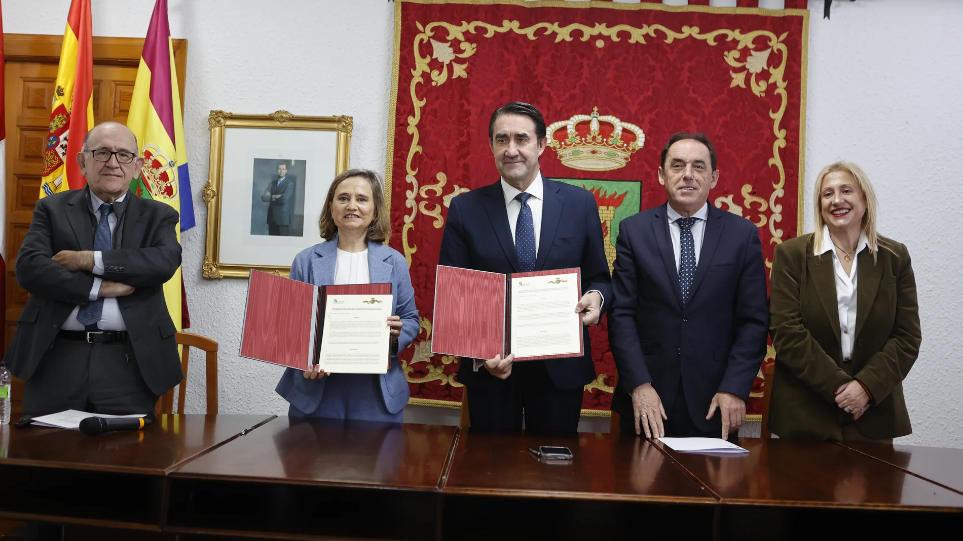 Suárez-Quiñones durante la firma del convenio firmado en Soria