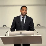 Vox designa a Ignacio Garriga para negociar con el PP el relevo de Mazón