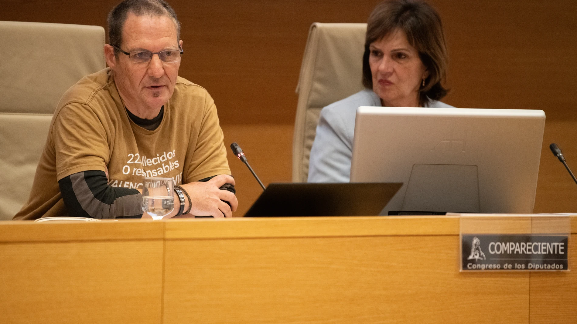 El presidente la Asociación Damnificados DANA Horta Sud Valencia, Manuel Cristian Lesaec Catalá, comparece ante la Comisión de Investigación de la dana, en el Congreso de los Diputados, a 5 de noviembre de 2025, en Madrid (España). Hoy continúan las intervenciones de las víctimas de la dana para dar su testimonio sobre la tragedia ante Comisión de Investigación sobre la gestión de la crisis derivada de la dana que tuvo lugar el 29 de octubre de 2024, así como para el estudio y propuesta de me...