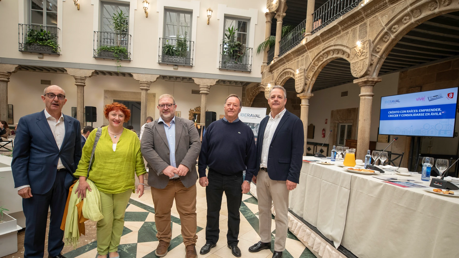 Pisonero junto a Pamela Picatoste, Pablo Serrano, José Manuel Garabato y y Javier Saborit