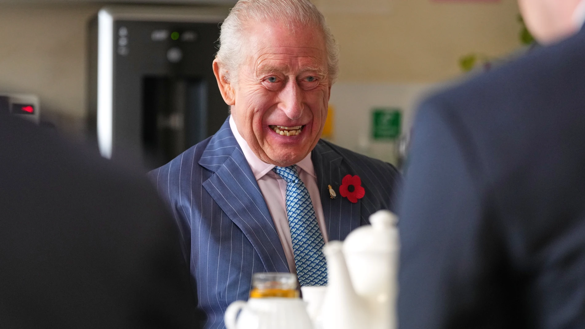 Britain's King Charles III speaks to veterans as he visits Chatfield Health Care to find out more about the services and bespoke support they provide to veterans in Battersea, London, Wednesday, Nov. 5, 2025.(AP Photo/Kirsty Wigglesworth, Pool)