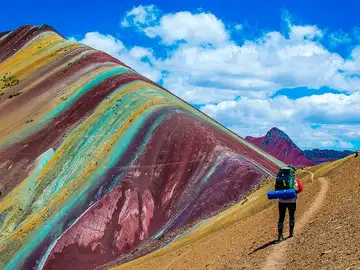 Montaña del Vinicunca, situada en Perú Montaña del Vinicunca, situada en Perú