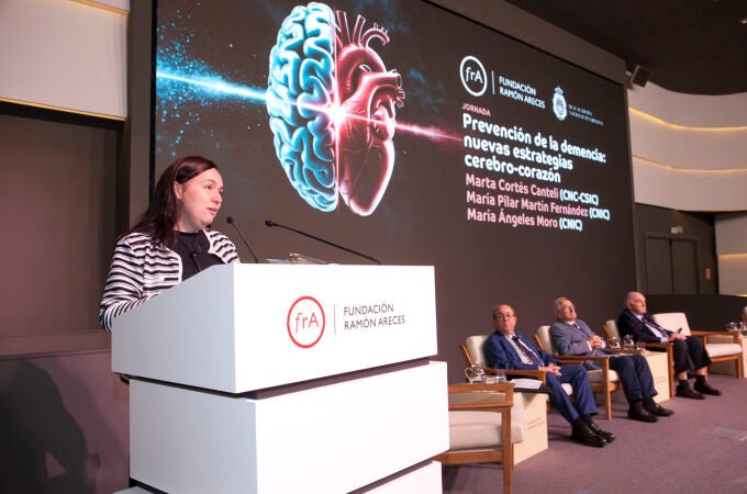 Marta Cortés Canteli, durante el debate "Prevención de la demencia: nuevas estrategias cerebro-corazón" Marta Cortés Canteli, durante el debate "Prevención de la demencia: nuevas estrategias cerebro-corazón"