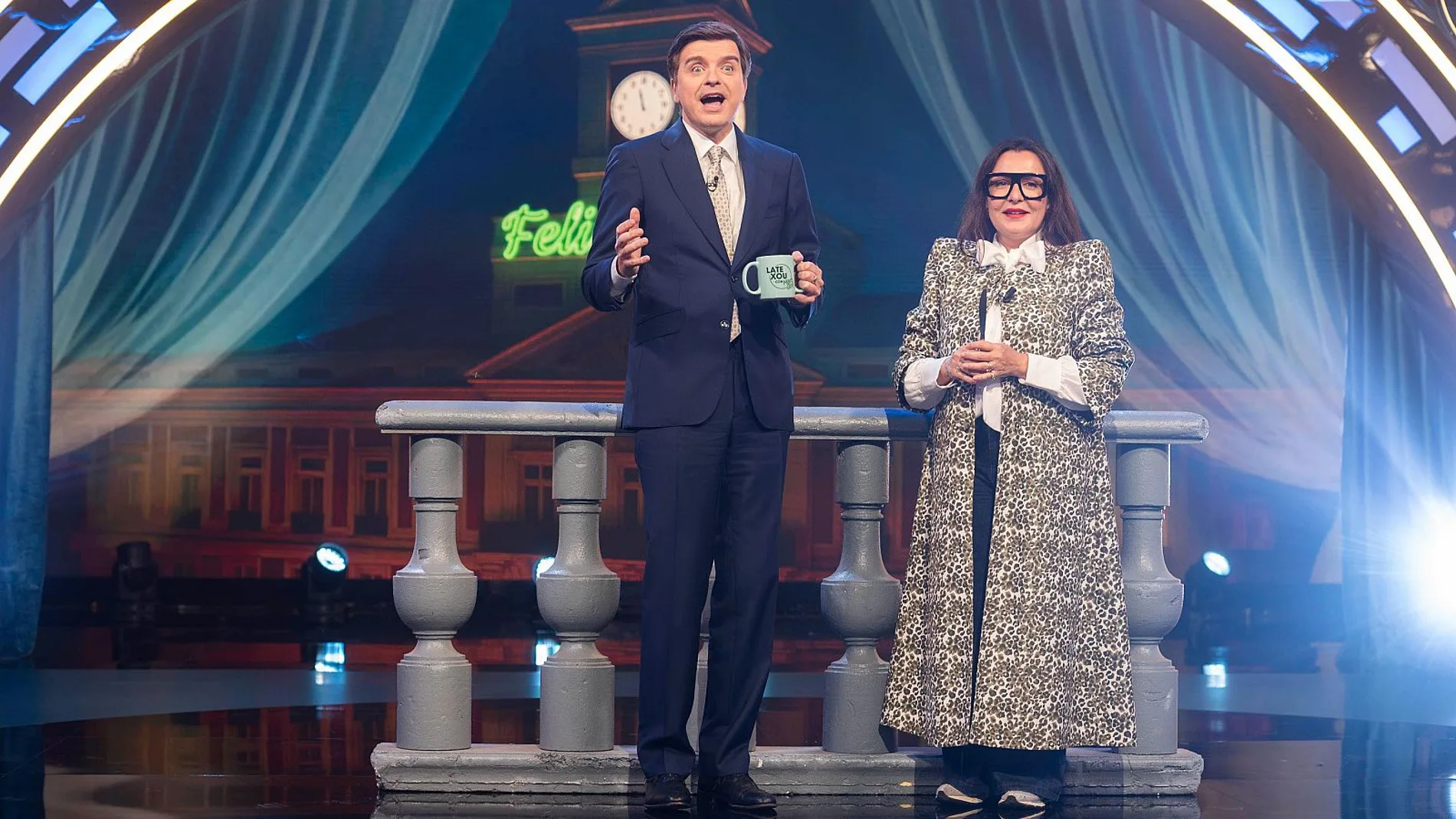 Candela Peña y Marc Giró bromearon con ser los encargados de dar las Campanadas este año