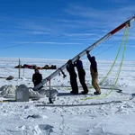 Parte del equipo de Shackleton durante la excavación