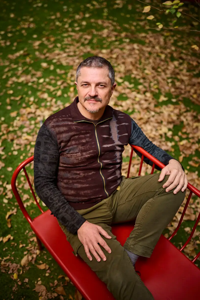 Entrevista el dramaturgo Pedro Víllora. Basado en la novela de Charles Dickens, Oliver Twist, el musical cuent