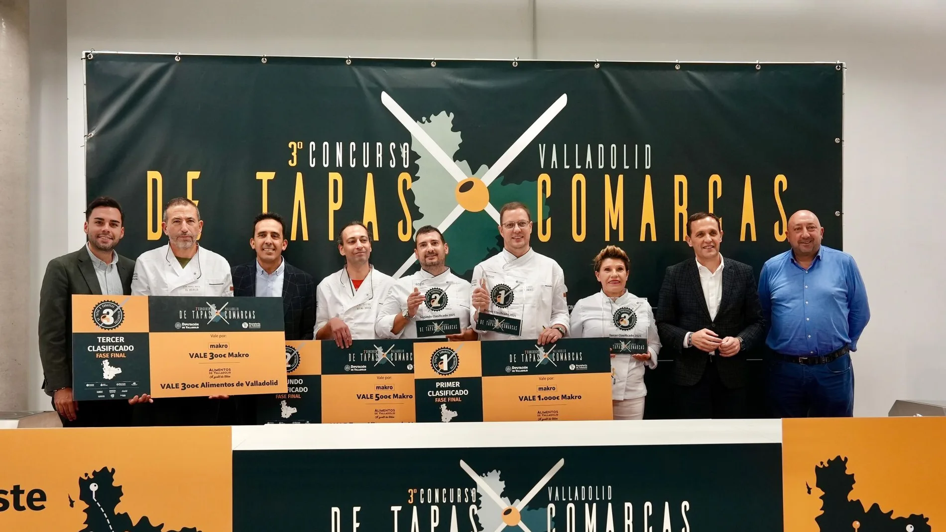 Conrado Íscar y Jaime Fernández junto a los ganadores