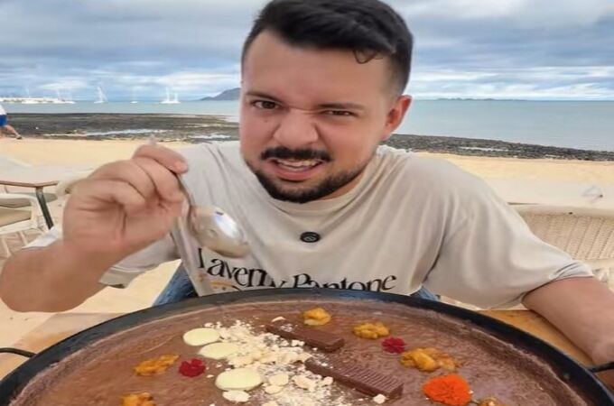 Así es la paella cocinada en Canarias que haría estallar a cualquier valenciano: "Esto es un insulto directo a Valencia"
