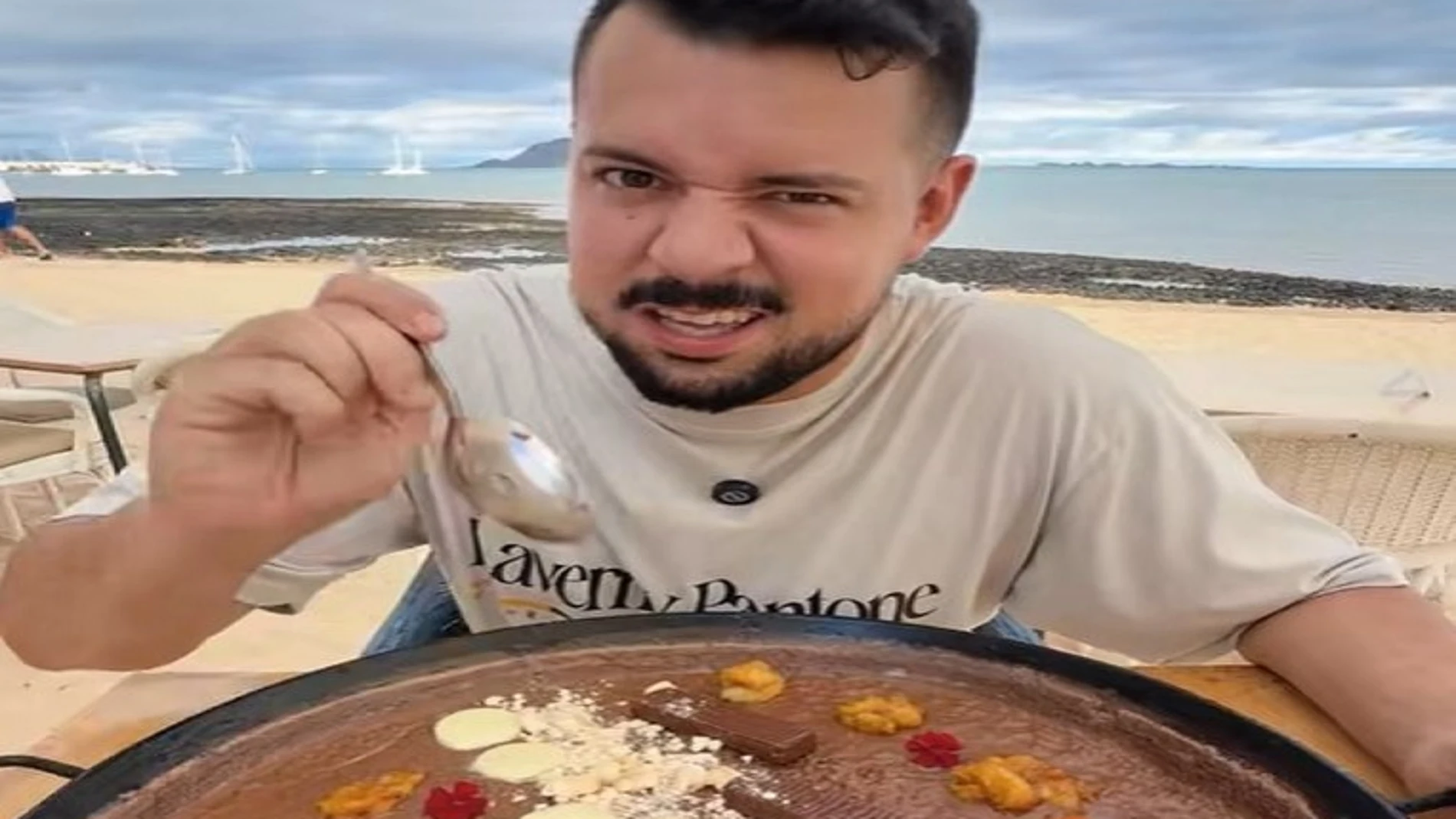 Paella hecha con chocolate