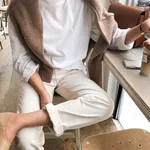 El minimalismo ya no es solo ropa neutra: vuelve su filosofía original que pone a la persona por encima de la prenda