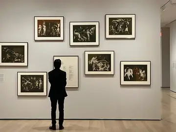 El MoMA dedica al artista cubano Wifredo Lam su mayor retrospectiva en EE.UU. USA6018. NUEVA YORK (ESTADOS UNIDOS), 05/11/2025.- Una persona observa obras del pintor poeta y escultor cubano Wifredo Lam durante una visita previa a la exposición 'Wilfredo Lam: Cuando no duermo, sueño' este miércoles, en el Museo de Arte Moderno (MoMA) de Nueva York (Estados Unidos). El MoMA dedica a Wifredo Lam su mayor retrospectiva en Estados Unidos, con más de un centenar de obras que siguen su recorrido vital y lo ponen en valor como ejemplo del "artista transnacional" del siglo XX. ...