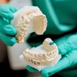 Científicos de tres países del mundo compiten por ser los primeros en hacer "recrecer" los dientes humanos perdidos