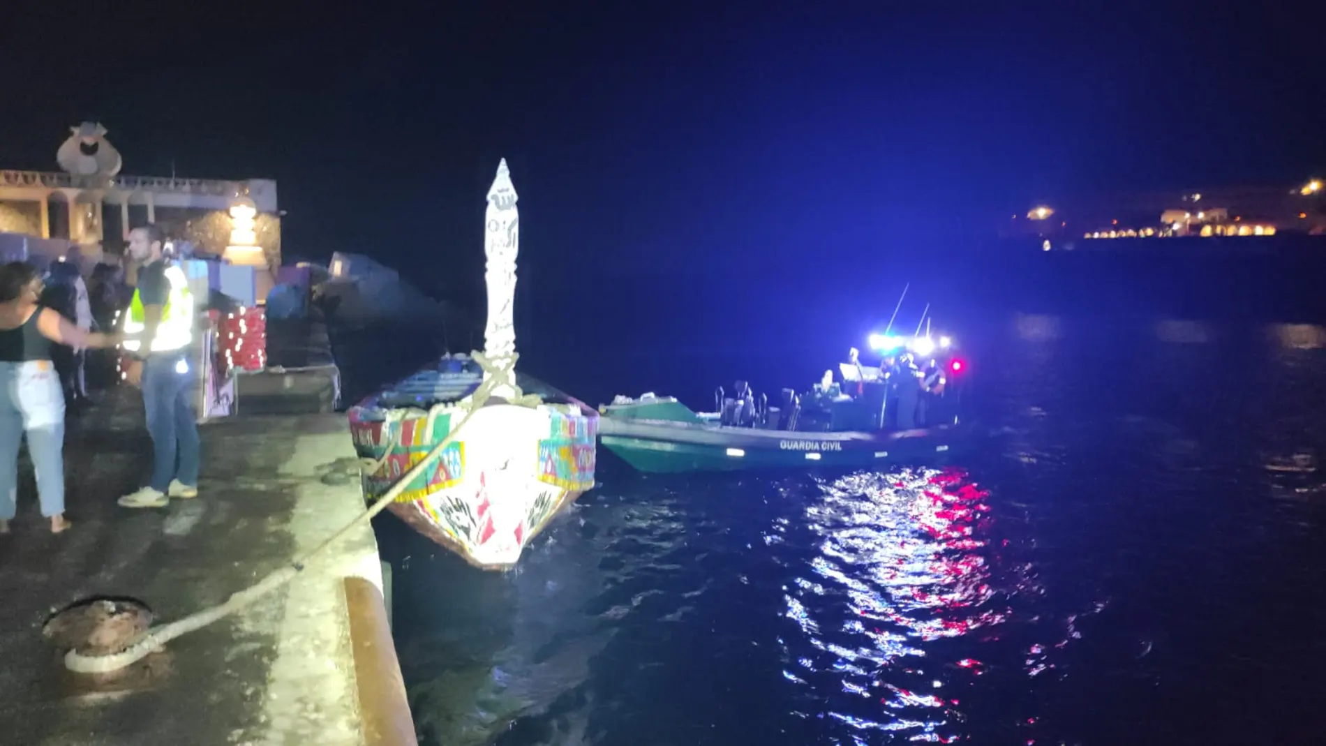 Cayuco rescatado en el Hierro durante la madrugada de este jueves