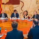 Adiós a la cita previa y llega el derecho al error: así es la reforma de la administración que se aprobó ayer en el Parlament de Cataluña