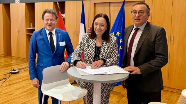 Rosa Melchor preside en Toulouse la incorporación de la asociación francesa ANEV a la Red Europea de Ciudades del Vino Rosa Melchor preside en Toulouse la incorporación de la asociación francesa ANEV a la Red Europea de Ciudades del Vino