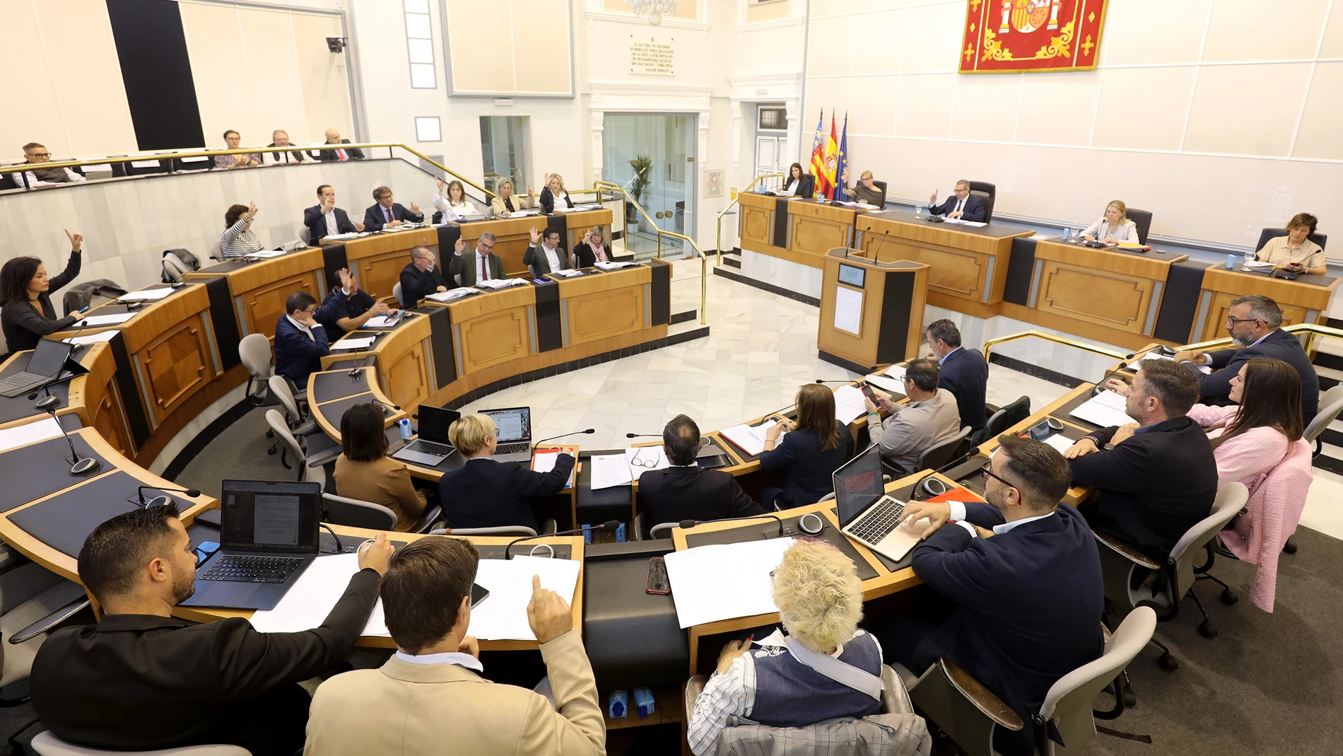 Imagen del pleno ordinario de hoy en la Diputación de Alicante