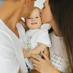 Nuevas ayudas por nacimiento o adopción en Madrid: requisitos, cuantías y cómo solicitarlas