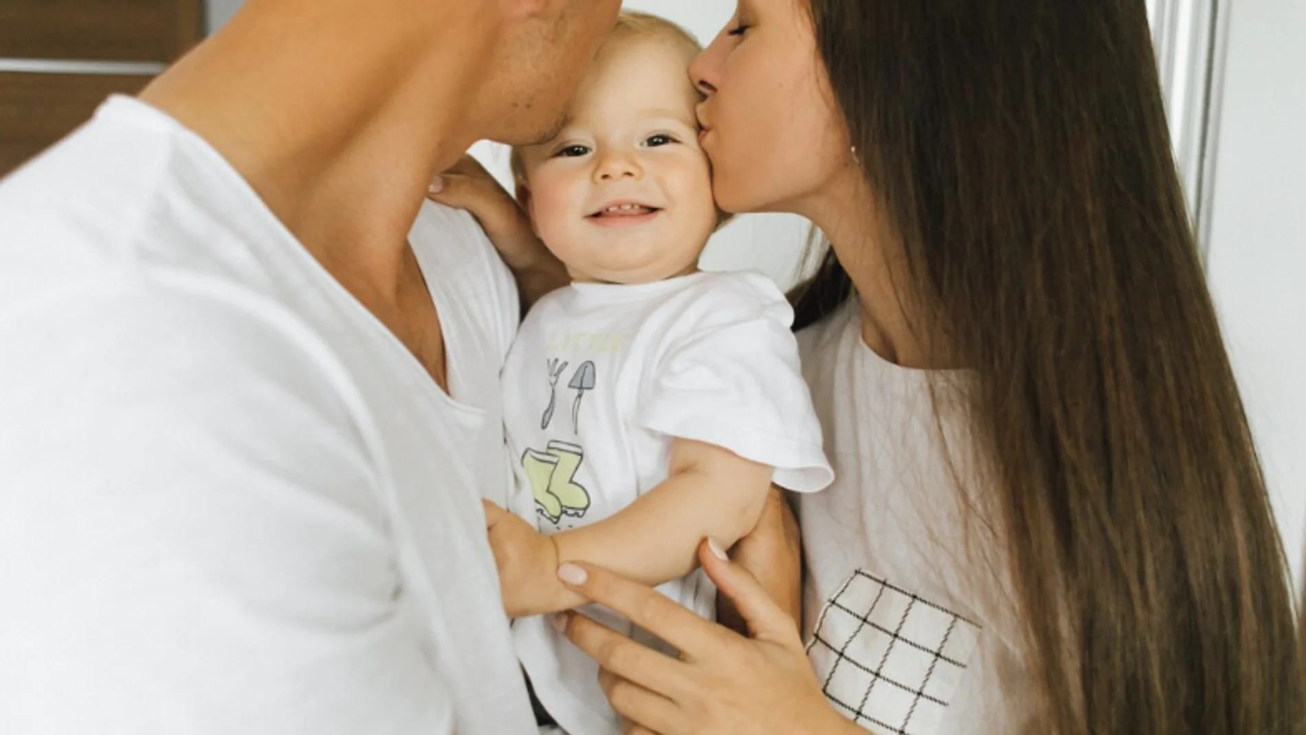 Nuevas ayudas por nacimiento o adopción en Madrid: requisitos, cuantías y cómo solicitarlas