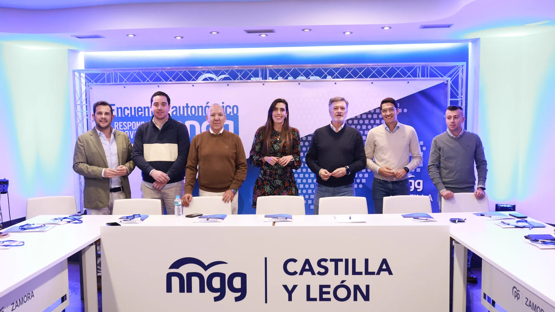 Nuevas Generaciones de Castilla y León abre su encuentro regional con los responsables provinciales de la organización juvenil del Partido Popular. Intervienen el secretario autonómico del Partido Popular de Castilla y León, Francisco Vázquez;, el presidente del PP de Zamora, José María Barrios, y la presidenta de NNCyL, Andrea Ballesteros.