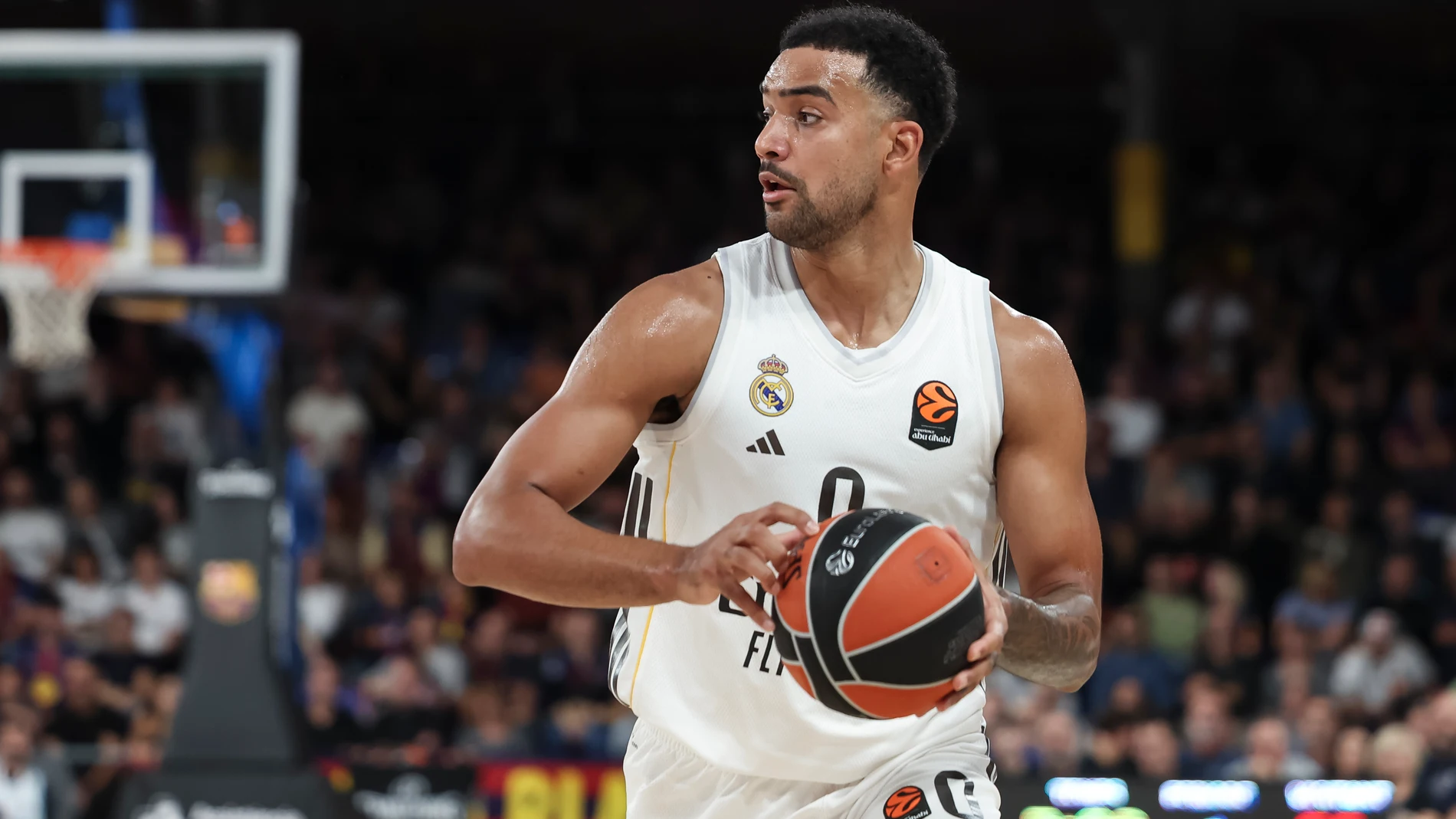 Trey Lyles of Real Madrid in action during the EuroLeague Regular Season Round 9 match played between FC Barcelona and Real Madrid at Palau Blaugrana on November 07, 2025 in Barcelona, Spain. AFP7 07/11/2025 ONLY FOR USE IN SPAIN