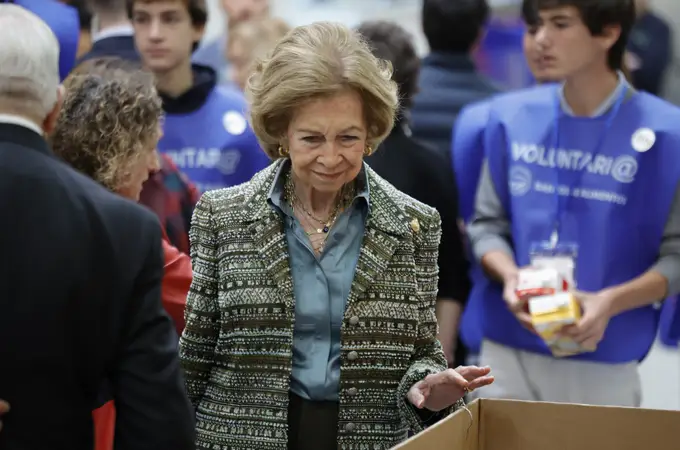 La Reina Sofía vuelve a demostrar que la elegancia también es solidaridad con su look más comprometido La Reina Sofía vuelve a demostrar que la elegancia también es solidaridad con su look más comprometido