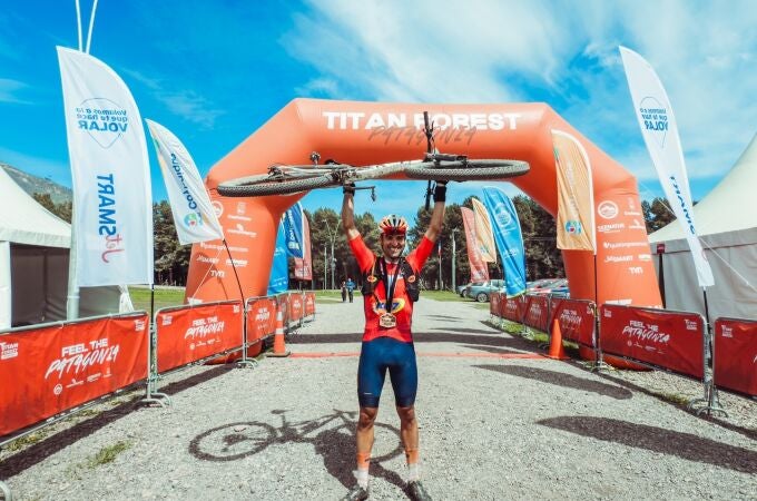 Ciclismo.- Luis Ángel Maté y Pilar Fernández dan el doblete al KH-7 en la primera Titan Forest Patagonia Ciclismo.- Luis Ángel Maté y Pilar Fernández dan el doblete al KH-7 en la primera Titan Forest Patagonia