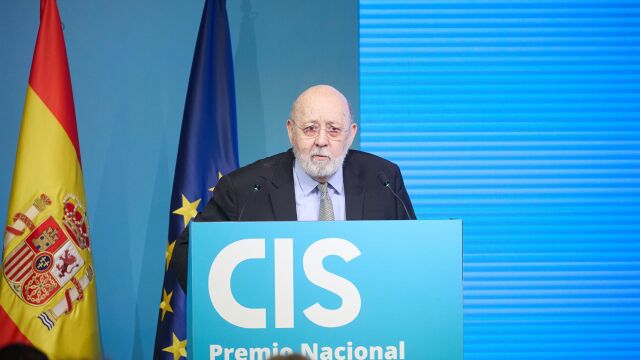 Tezanos asegura que las fuerzas ultra-franquistas nunca perdonaron al Rey Juan Carlos la transición a la democracia Tezanos asegura que las fuerzas ultra-franquistas nunca perdonaron al Rey Juan Carlos la transición a la democracia