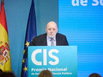 Tezanos asegura que las fuerzas ultra-franquistas nunca perdonaron al Rey Juan Carlos la transición a la democracia Tezanos asegura que las fuerzas ultra-franquistas nunca perdonaron al Rey Juan Carlos la transición a la democracia