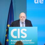 Tezanos asegura que las fuerzas ultra-franquistas nunca perdonaron al Rey Juan Carlos la transición a la democracia