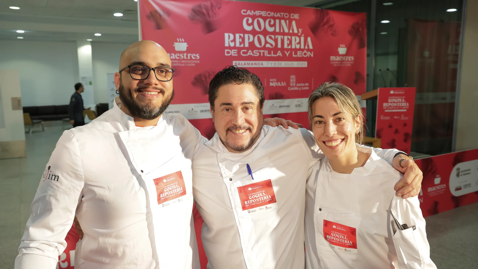 Castilla y León participa en el Campeonato Nacional de Cocina y Repostería. De izquierda a derecha, Carlos Prieto, César Boal; y Sara Cámara