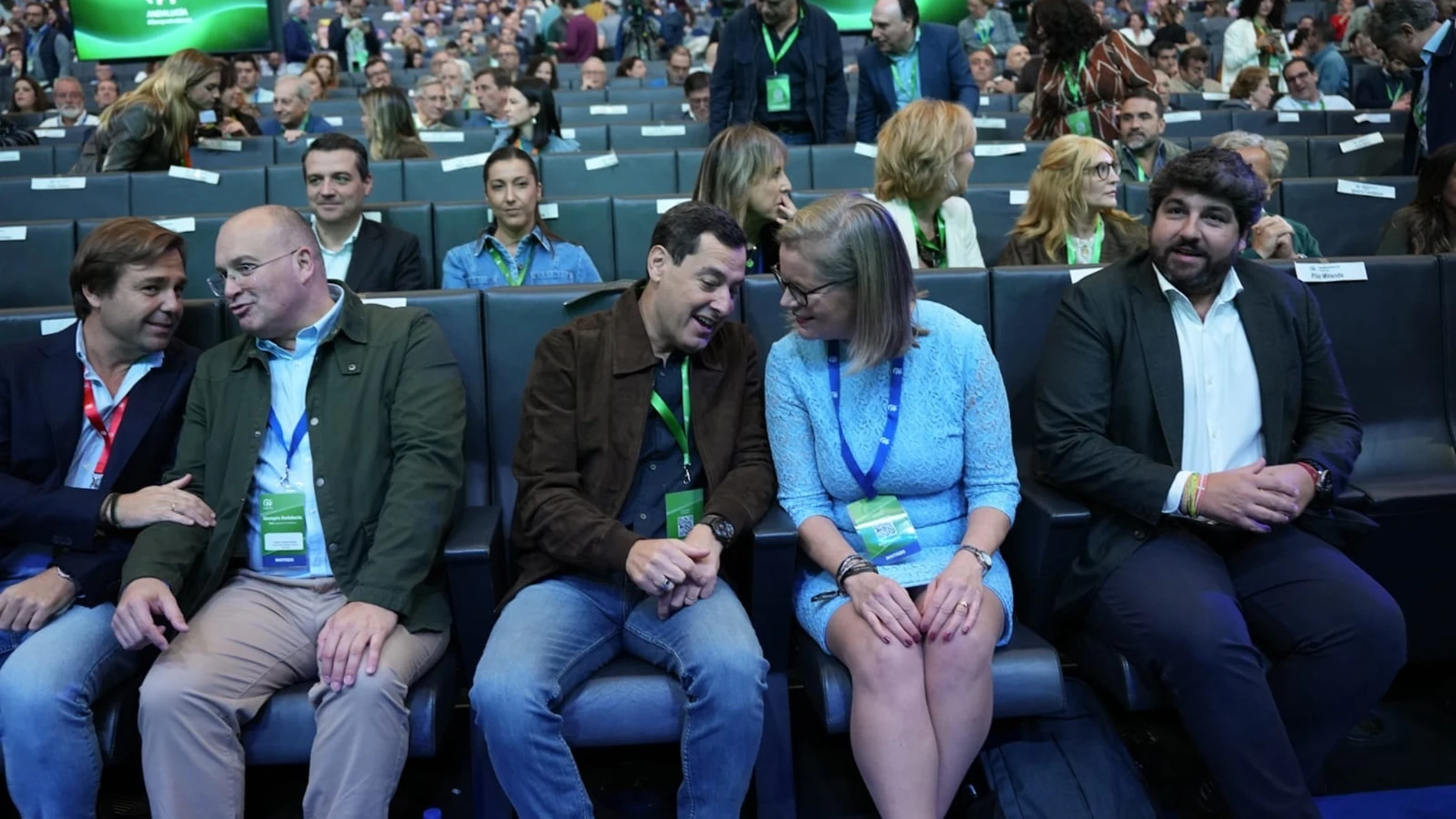 Miguel Tellado (i.), Juanma Moreno (c.) y Fernando López Miras (d.), este sábado en el 17 Congreso del PP andaluz, en Sevilla