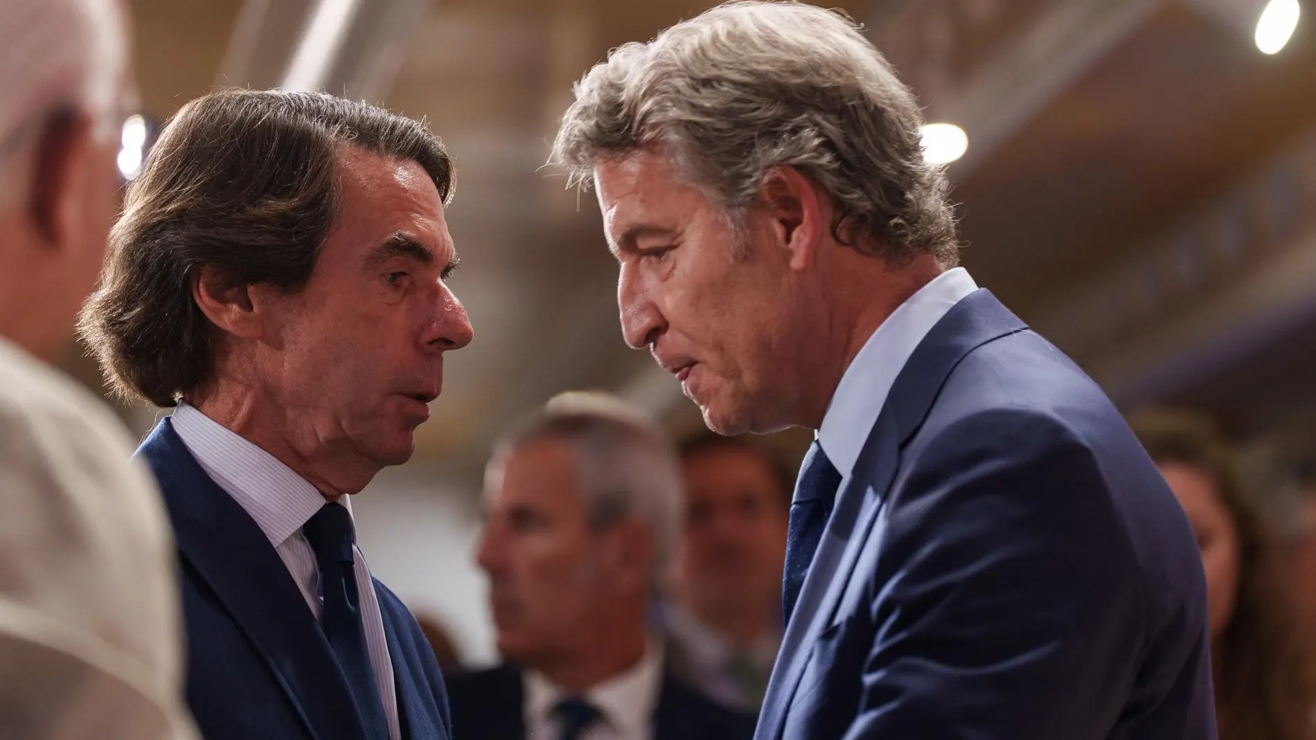 El PP y la fundación de Aznar se lanzan contra el Gobierno por su "posición genuflexa" con México sobre la colonización