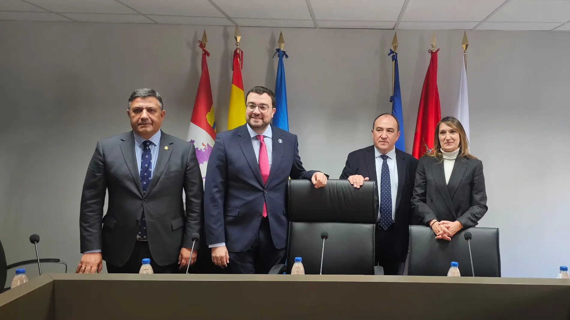 Lucas junto a Pedro José Muñoz, Barbón y Carlos García en el hermanamiento entre Cebreros y Vegadeo