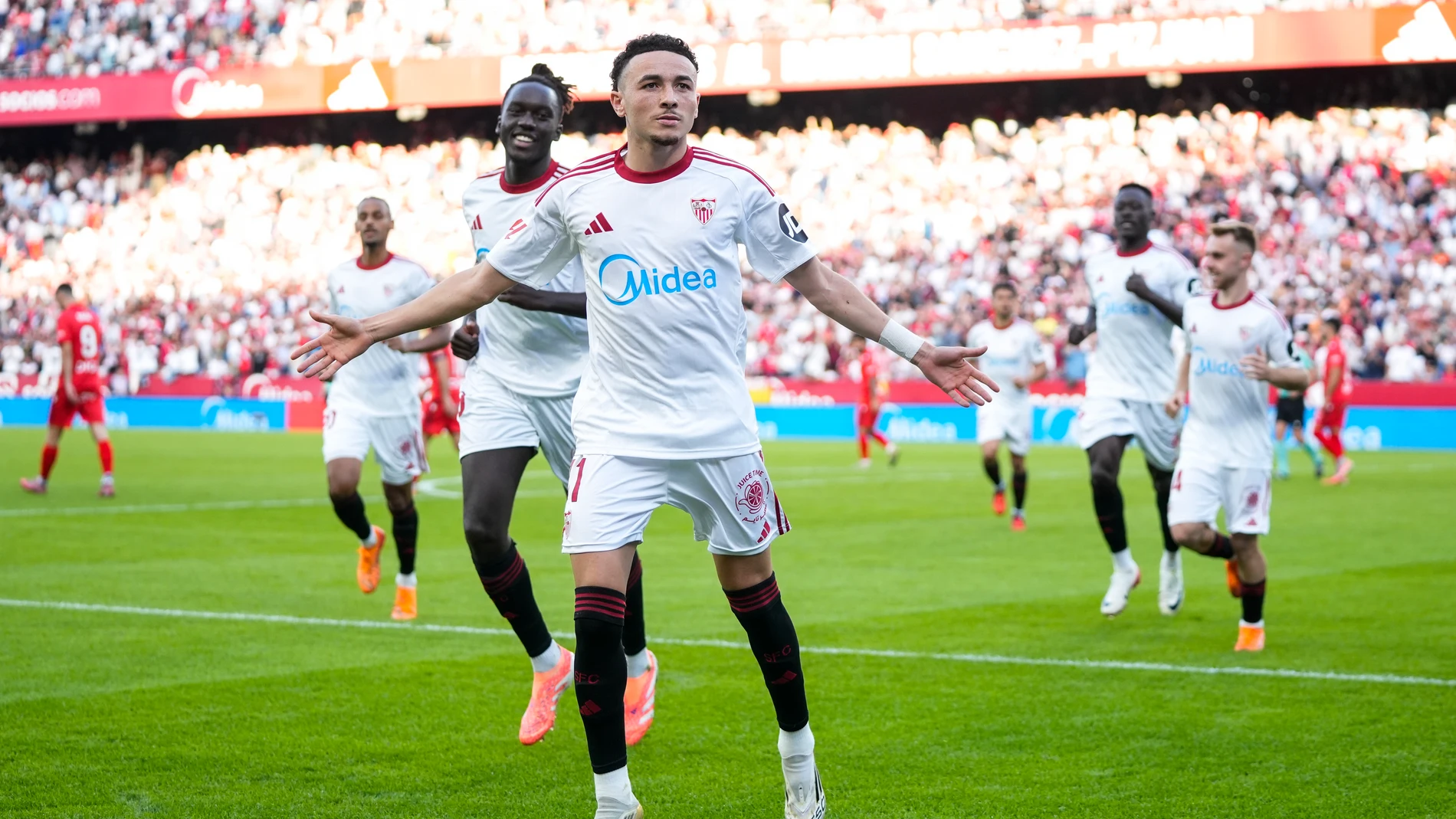 Ruben Vargas of Sevilla FC celebrates a goal during the Spanish league, LaLiga EA Sports, football match played between Sevilla FC and CA Osasuna at Ramon Sanchez-Pizjuan stadium on November 8, 2025, in Sevilla, Spain. AFP7 08/11/2025 ONLY FOR USE IN SPAIN