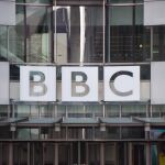 R.Unido.- Dimite el director general de la BBC tras acusaciones de manipular declaraciones de Trump