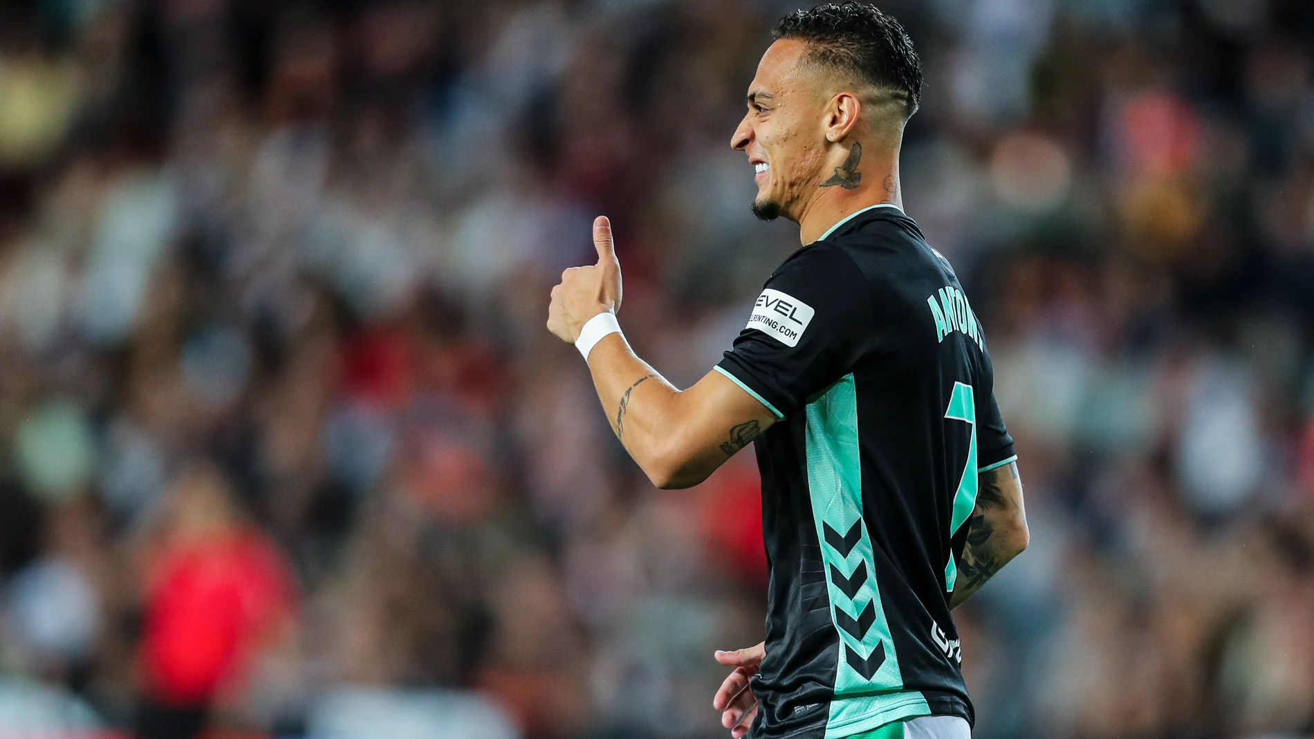Antony of Real Betis Balompie laments during the Spanish league, La Liga EA Sports, football match played between Valencia CF and Real Betis Balompie at Mestalla stadium on November 9, 2025, in Valencia, Spain. AFP7 09/11/2025 ONLY FOR USE IN SPAIN