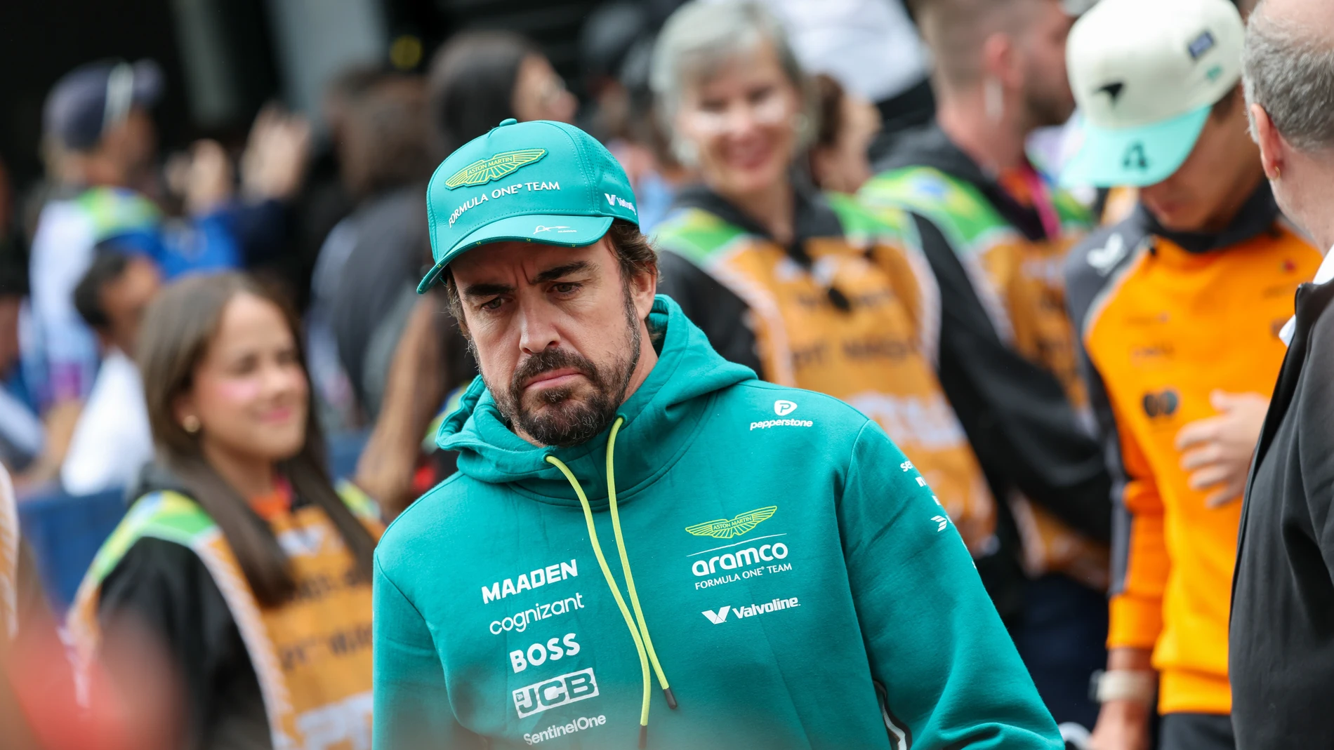 FILED - 09 November 2025, Brazil, Sao Paulo: Spanish Formula One driver Fernando Alonso of team Aston Martin, takes part in the Pre-race show ahead of the Formula One Brazilian Grand Prix at the Interlagos Circuit. Photo: Alessio De Marco/LiveMedia-IPA/ZUMA Press Wire/dpa Alessio De Marco/LiveMedia-IPA/Z / DPA 09/11/2025 ONLY FOR USE IN SPAIN