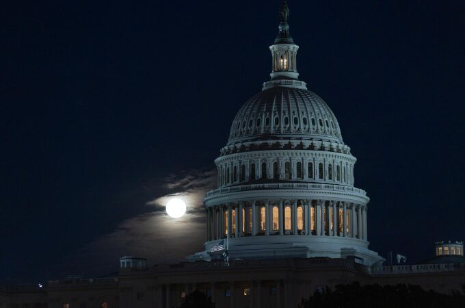 EEUU.- AMP.- El Senado se reúne de urgencia para intentar desbloquear el cierre de gobierno más largo de la historia