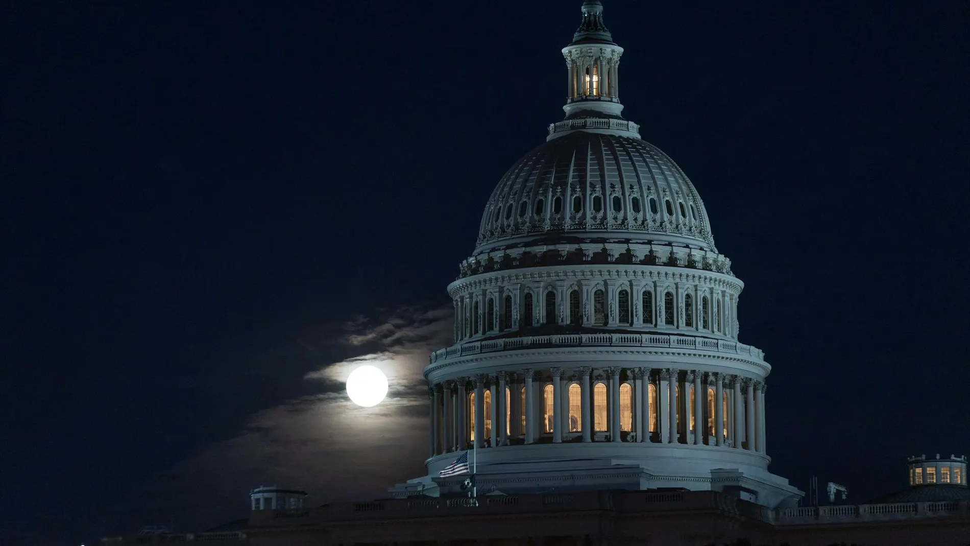 EEUU.- AMP.- El Senado se reúne de urgencia para intentar desbloquear el cierre de gobierno más largo de la historia