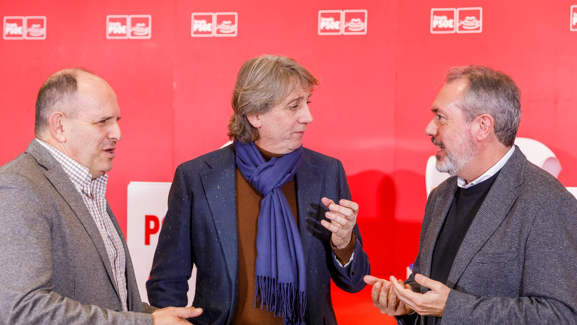 Martínez conversa con Juan Espadas y José Luis Aceves, hoy en Segovia