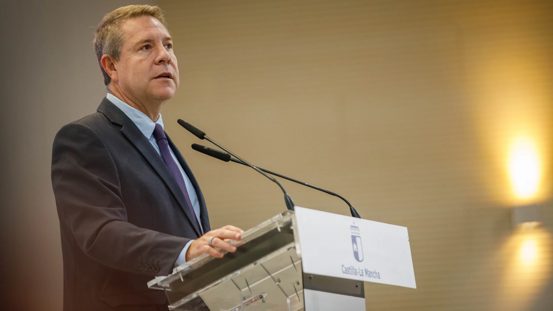 Emiliano García-Page en la inauguración de la primera fase de la Casa de la Igualdad de Cuenca
