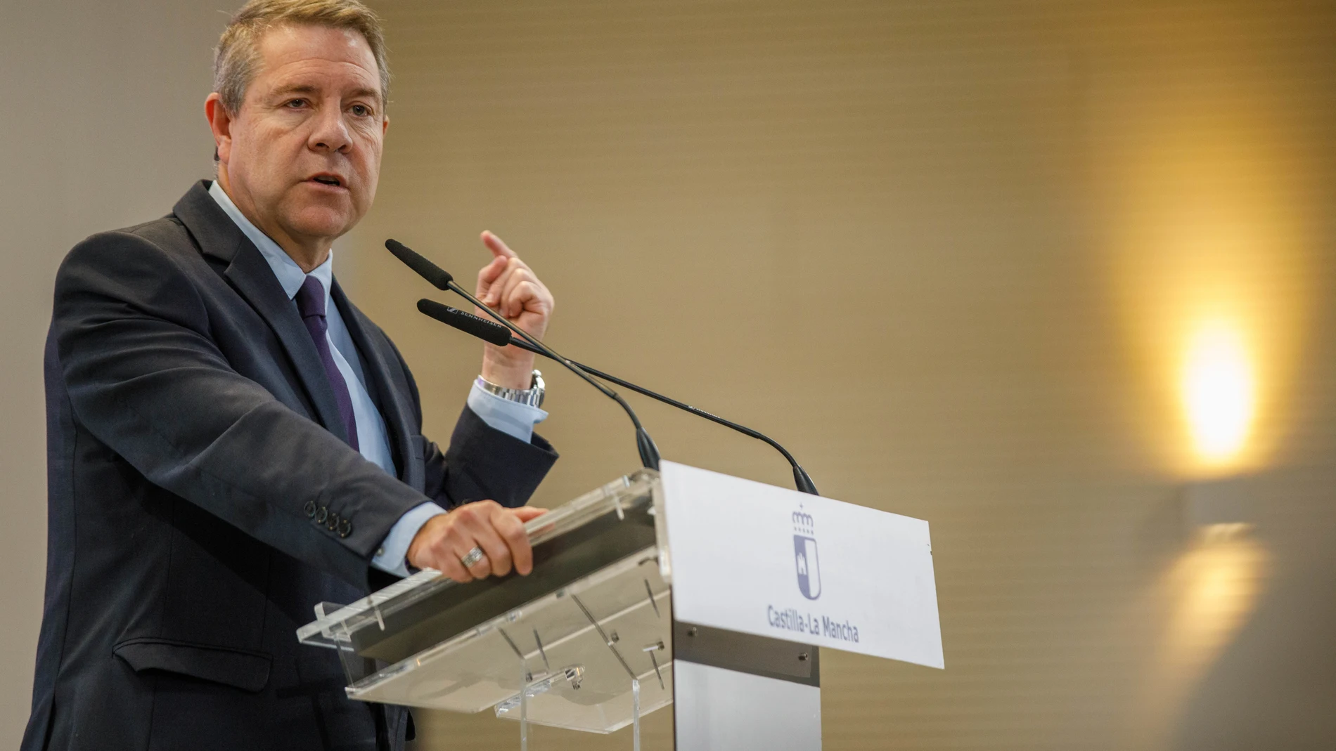 El presidente de Castilla-La Mancha, Emiliano García-Page. REMITIDA / HANDOUT por JCCM/DAVID ESTEBAN GONZALEZ Fotografía remitida a medios de comunicación exclusivamente para ilustrar la noticia a la que hace referencia la imagen, y citando la procedencia de la imagen en la firma 10/11/2025